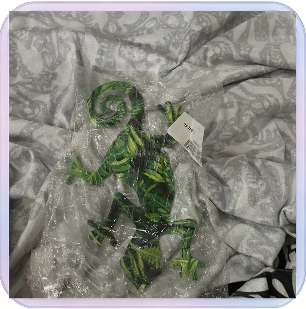 No_596_Green Leaf Hardware Pendant